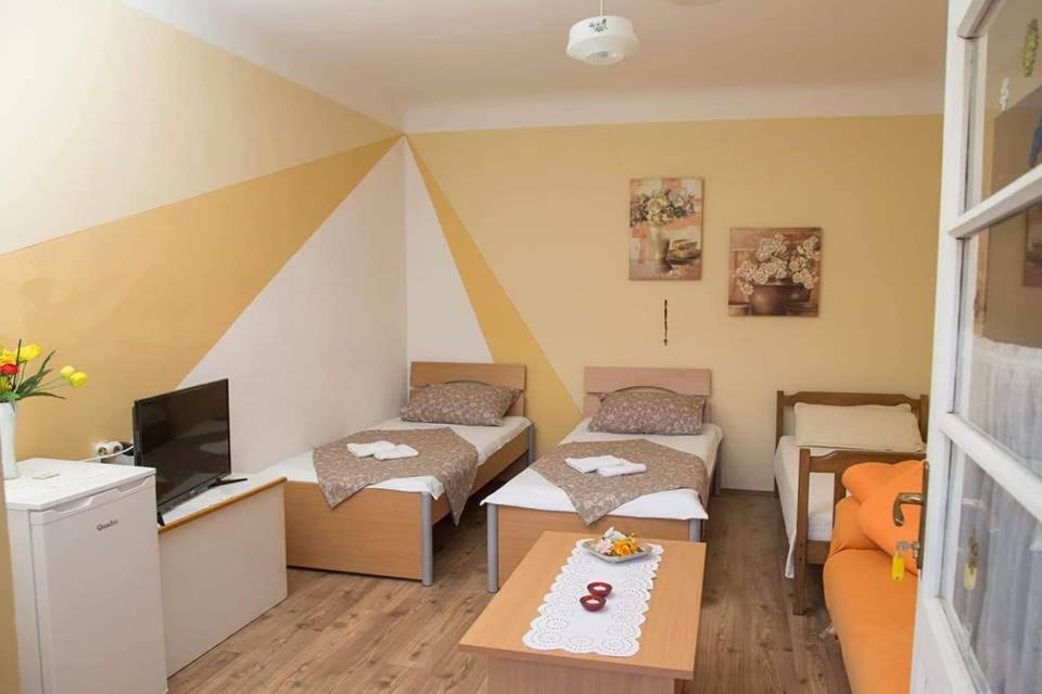 Apartamento Privatni Smjestaj I Seoski Turizam "Sudar" Bizovac Exterior foto